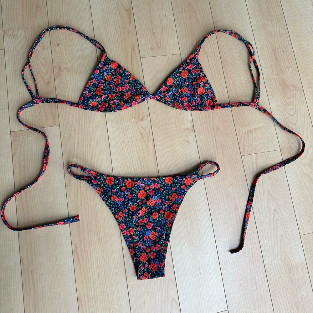 Kulani Kinis bikini set bright floral Acacia Swimwear